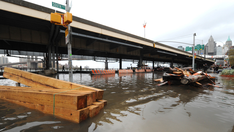Illustration for article titled Hurricane Sandy: The Craziest Before and After Shots